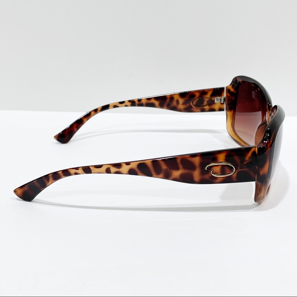 O by Oscar de la Renta brown tortoise sunglasses - Picture 4 of 10